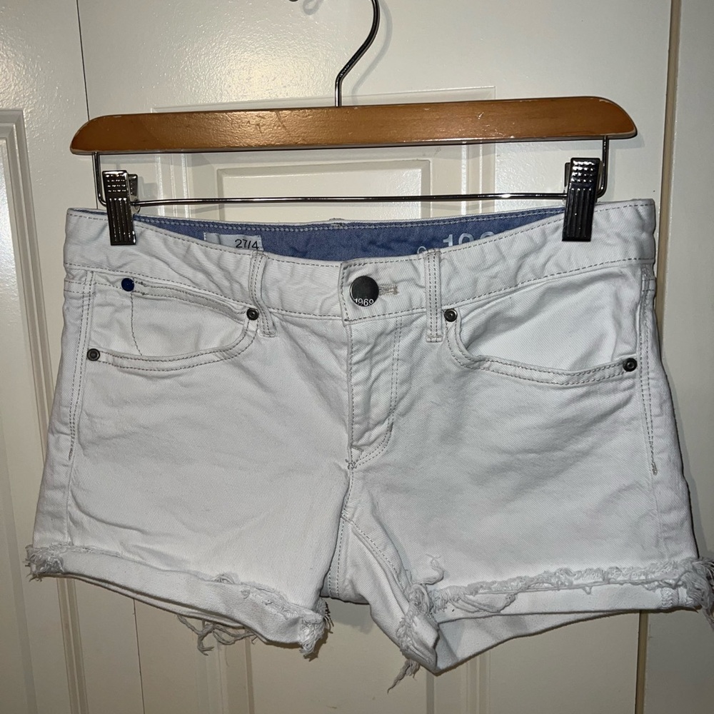 Gap always skinny white jean shorts size 27/4